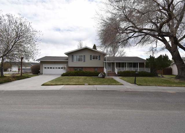 Property at 1338 Meadow Ln Ave, Cody, WY 82414, 4 beds, 2 baths