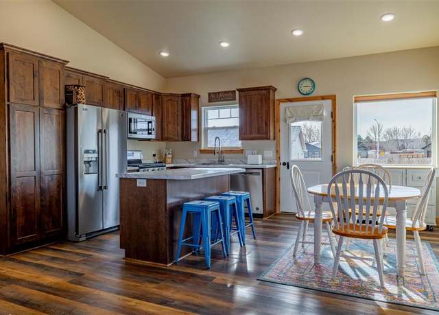 Property at 3126 Hardpan Ave, Cody, WY 82414, 3 beds, 2 baths