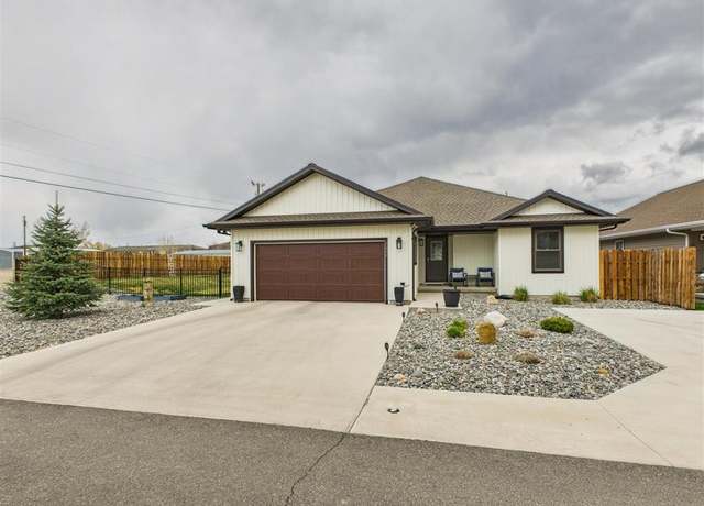 Property at 1201 31st St, Cody, WY 82414, 3 beds, 2 baths