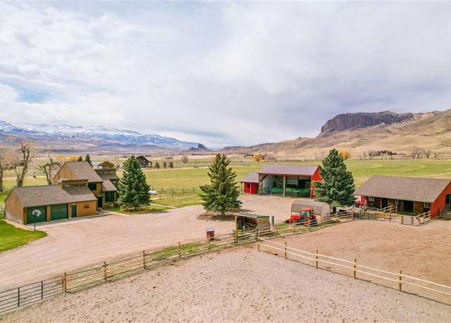 Property at 30 Elk Meadow Dr, Cody, WY 82414, 3 beds, 2.5 baths