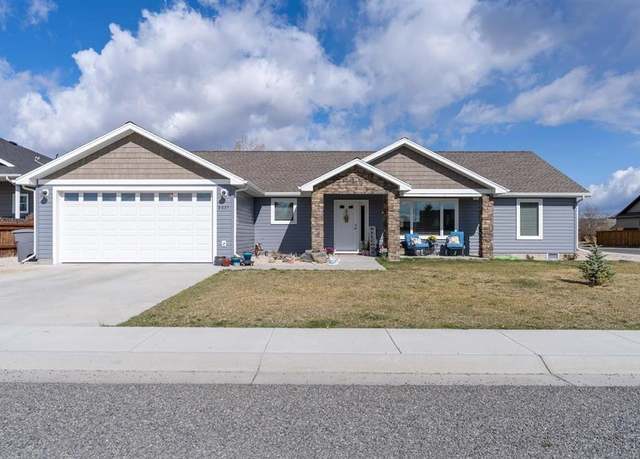 Property at 3031 Lame Deer Ave, Cody, WY 82414, 3 beds, 2 baths