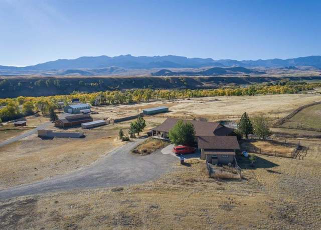 Property at 6 Bear Creek Rd, Cody, WY 82414, 4 beds, 2.5 baths