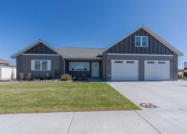 Property at 3207 Hardpan Ave, Cody, WY 82414, 3 beds, 2.5 baths
