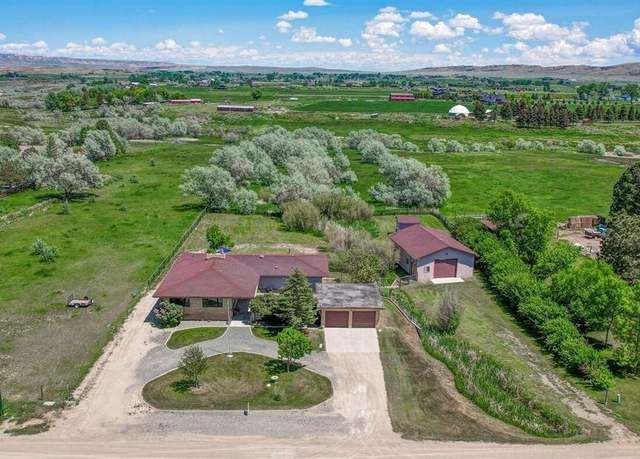 Property at 26 Equine Dr, Cody, WY 82414, 3 beds, 3.5 baths