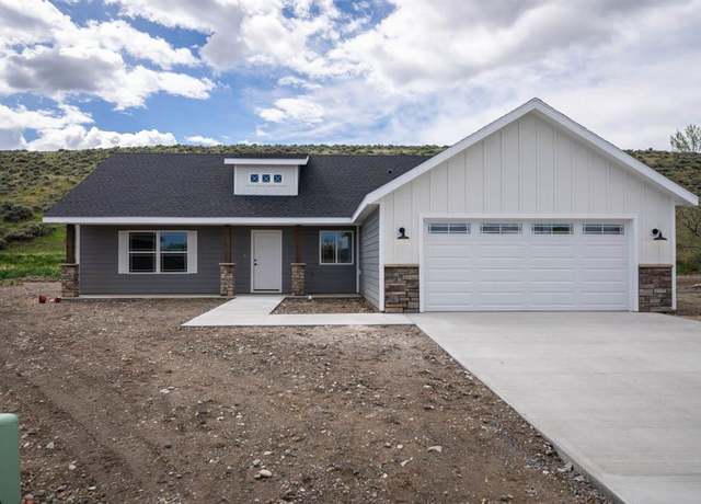 Property at 926 Raccoon Ct, Cody, WY 82414, 3 beds, 2 baths