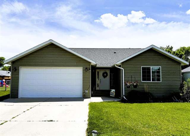 Property at 1216 Charles Ave, Worland, WY 82401, 3 beds, 2 baths