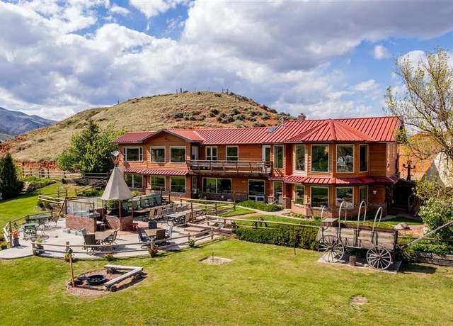 Property at 30 Nielsen Trl, Cody, WY 82414, 3 beds, 4 baths