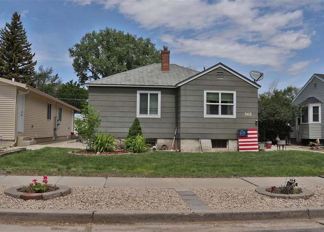 Property at 565 Avenue B, Powell, WY 82435, 3 beds, 2 baths