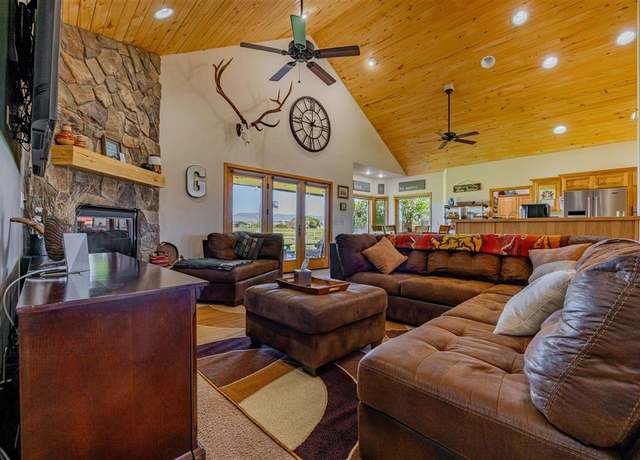 Property at 28 Caboose Ln, Cody, WY 82414, 6 beds, 5 baths