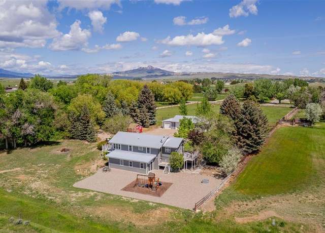 Property at 62 Hitching Post Dr, Cody, WY 82414, 3 beds, 3 baths
