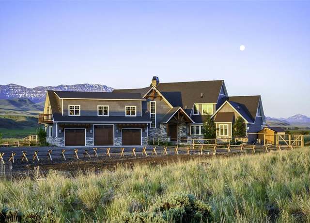 Property at 6 Whitney Dr, Cody, WY 82414, 4 beds, 3.5 baths