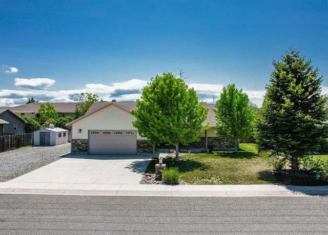 Property at 3120 E Ave, Cody, WY 82414, 5 beds, 3 baths