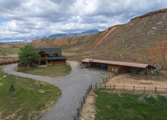 Property at 1727 Hwy 14 E, Shell, WY 82441, 4 beds, 3.5 baths