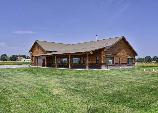 Property at 11 Happy Trails Rd, Cody, WY 82414, 5 beds, 4 baths