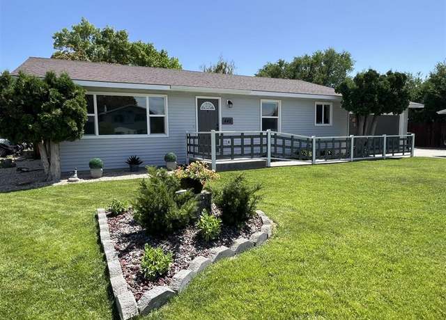 Property at 442 Sunlight Dr, Powell, WY 82435, 3 beds, 1 bath