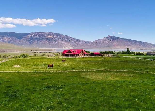 Property at 41 Carter Mountain Rd, Cody, WY 82414, 5 beds, 3.5 baths