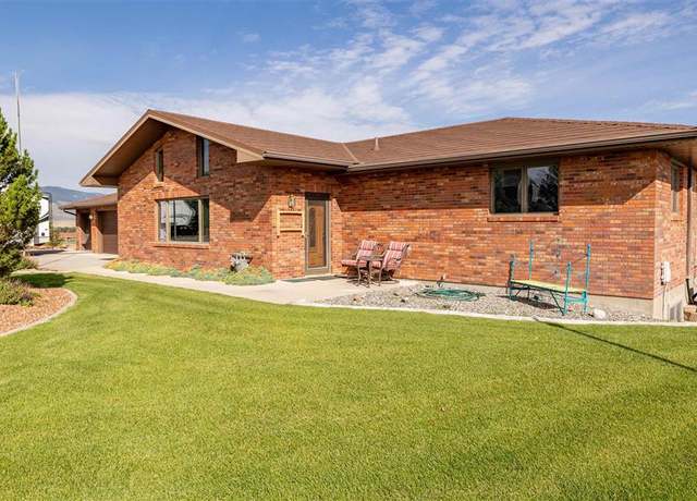 Property at 3431 Cherokee Rd, Cody, WY 82414, 3 beds, 3 baths
