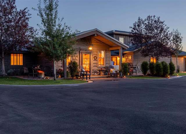 Property at 814 Southfork Rd, Cody, WY 82414, 5 beds, 3.5 baths