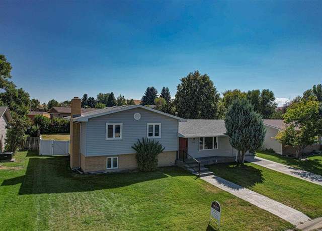 Property at 1232 Birch Ln, Cody, WY 82414, 4 beds, 2.5 baths