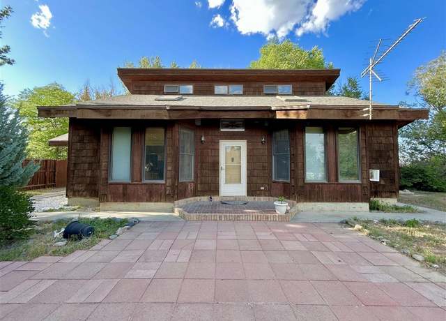 Property at 403 Fiddlers Ln, Powell, WY 82435, 3 beds, 2 baths