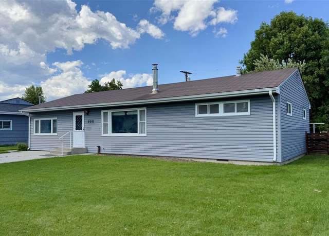 Property at 2001 Shoshone Trl, Cody, WY 82414, 3 beds, 1 bath