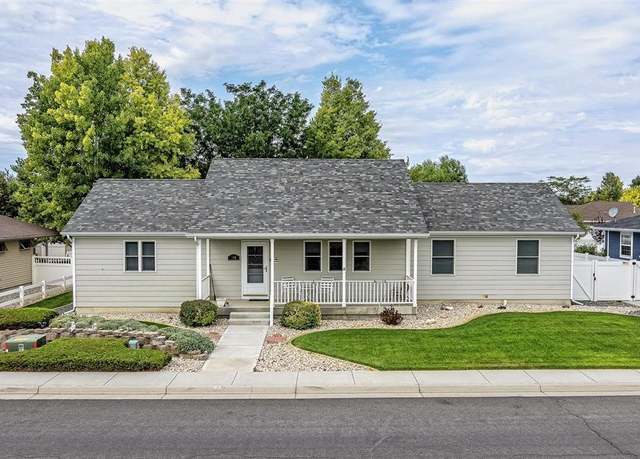 Property at 160 S Mountain View St, Powell, WY 82435, 3 beds, 2 baths