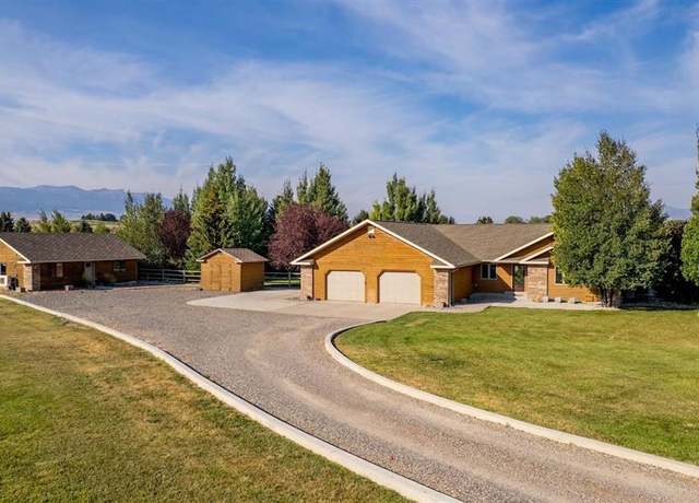 Property at 19 Diamond View Rd, Cody, WY 82414, 3 beds, 2 baths