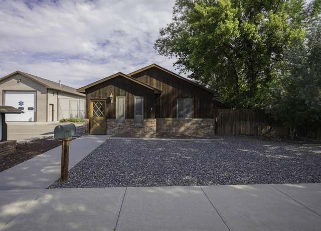 Property at 1015 Robertson Ave, Worland, WY 82401, 2 beds, 0.5 baths