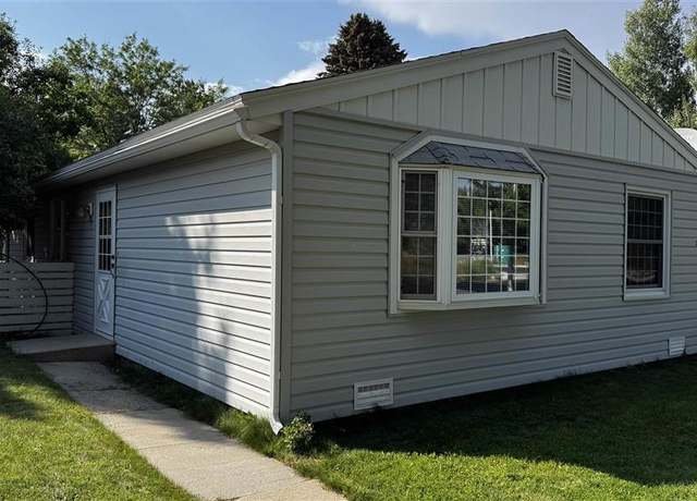 Property at 2107 23rd St, Cody, WY 82414, 3 beds, 1 bath