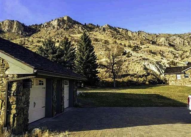 Property at 3873 North Fork Hwy, Cody, WY 82414, 3 beds, 3.5 baths