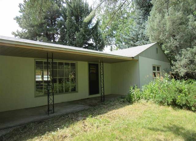 Property at 48 Road 2ee, Cody, WY 82414, 4 beds, 2 baths