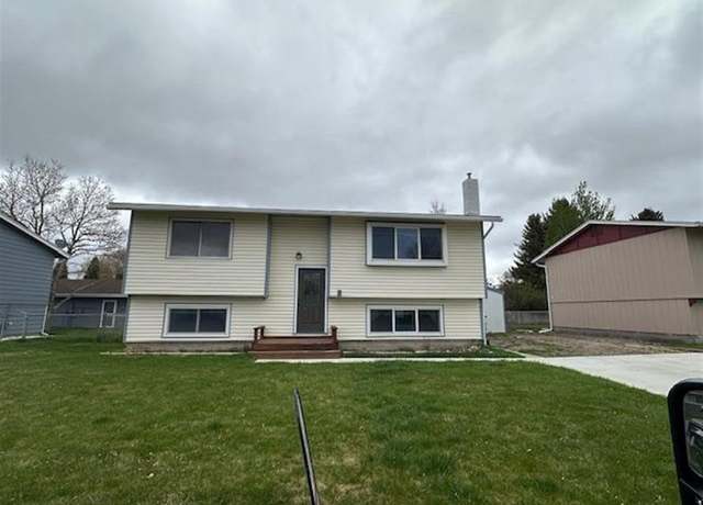 Property at 2108 10th St, Cody, WY 82414, 4 beds, 2 baths