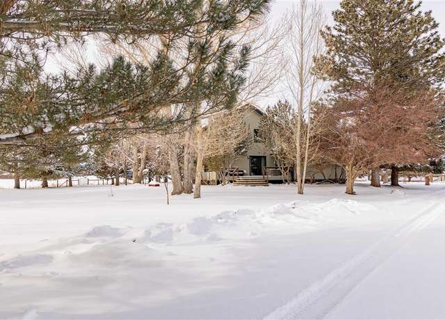 Property at 29 Schneider Rd, Cody, WY 82414, 5 beds, 2.5 baths