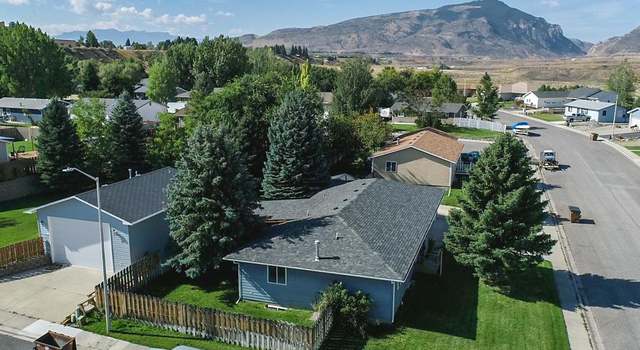 Photo of 620 River View Dr, Cody, WY 82414