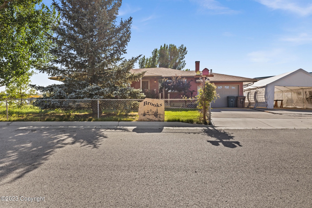 3704 S Douglas Hwy, Gillette, WY 82718 MLS 231101 Redfin