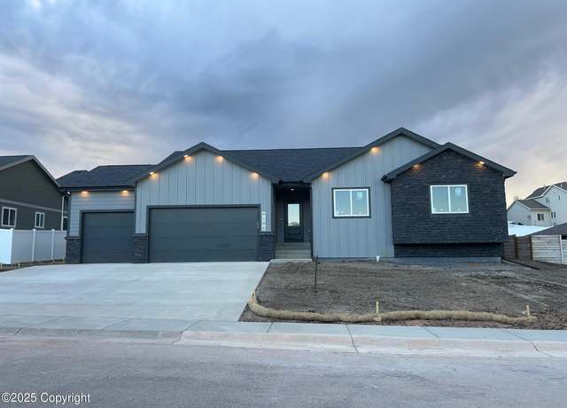 Property at 4306 Lexington Ave, Gillette, WY 82718, 3 beds, 2 baths