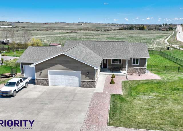 Property at 4401 Crestfield Ave, Gillette, WY 82718, 6 beds, 3 baths