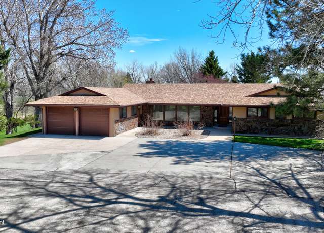 Property at 1805 W Four J Rd, Gillette, WY 82718, 3 beds, 3.5 baths