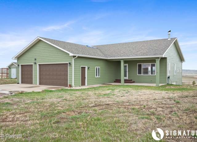 Property at 28 Heritage Ln, Moorcroft, WY 82721, 4 beds, 3.5 baths