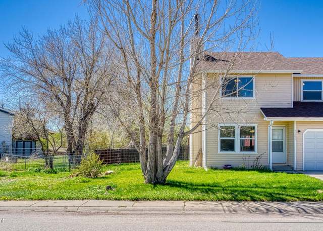 Property at 2202 S Emerson Ave, Gillette, WY 82718, 3 beds, 2.5 baths