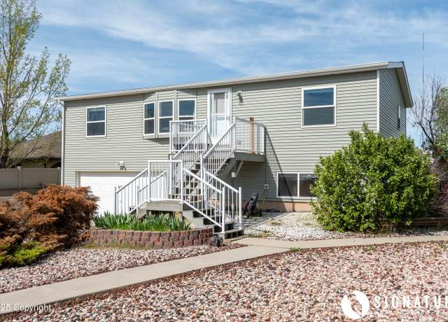 Property at 308 Potter Ave, Gillette, WY 82718, 3 beds, 3 baths