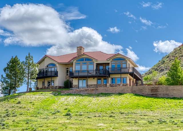 Property at 6001 Stone Gate Ave, Gillette, WY 82718, 5 beds, 4 baths