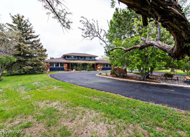Property at 4101 Mesa Verde Dr, Gillette, WY 82718, 5 beds, 4 baths