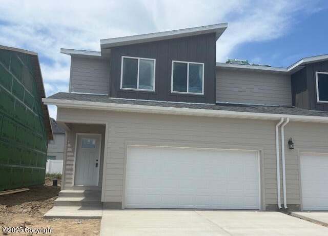 Property at 3220 Decoy Ave, Gillette, WY 82718, 3 beds, 2.5 baths