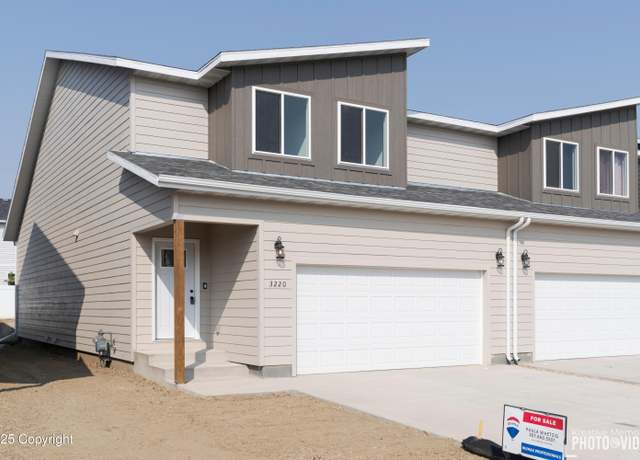 Property at 3220 Decoy Ave, Gillette, WY 82718, 3 beds, 2.5 baths