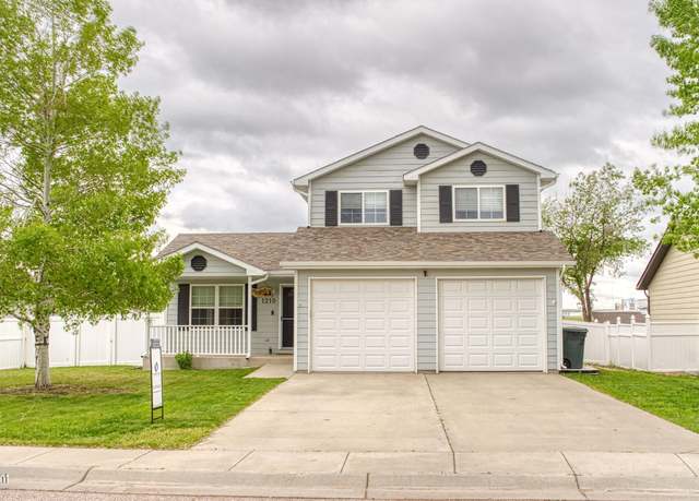 Property at 1210 Avalon Ct, Gillette, WY 82716, 3 beds, 2.5 baths