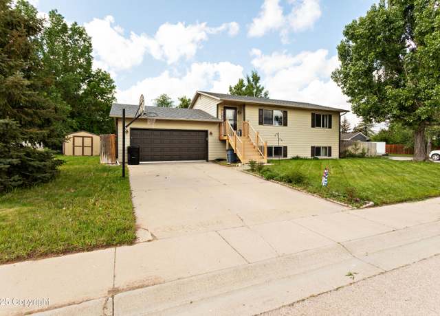 Property at 6505 Katrina Ct, Gillette, WY 82718, 4 beds, 2 baths