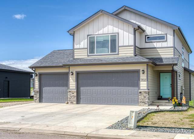 Property at 702 Running Dr W, Gillette, WY 82718, 3 beds, 2.5 baths