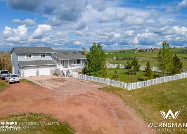 Property at 5101 Stone Ridge Ct, Gillette, WY 82718, 3 beds, 3 baths