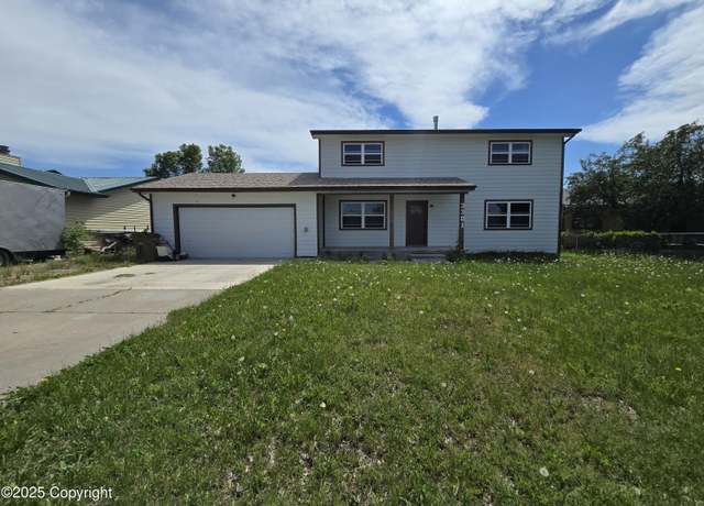 Property at 3301 Crestline Cir, Gillette, WY 82716, 3 beds, 2.5 baths